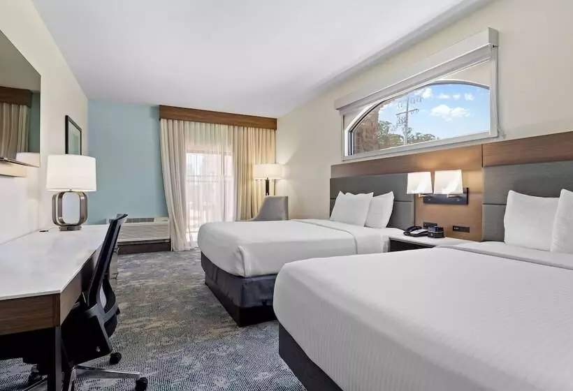 Hotelli La Quinta Inn & Suites By Wyndham Santa Cruz