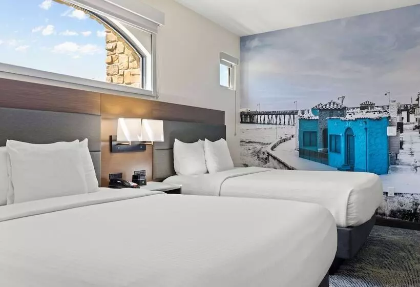 Hotelli La Quinta Inn & Suites By Wyndham Santa Cruz