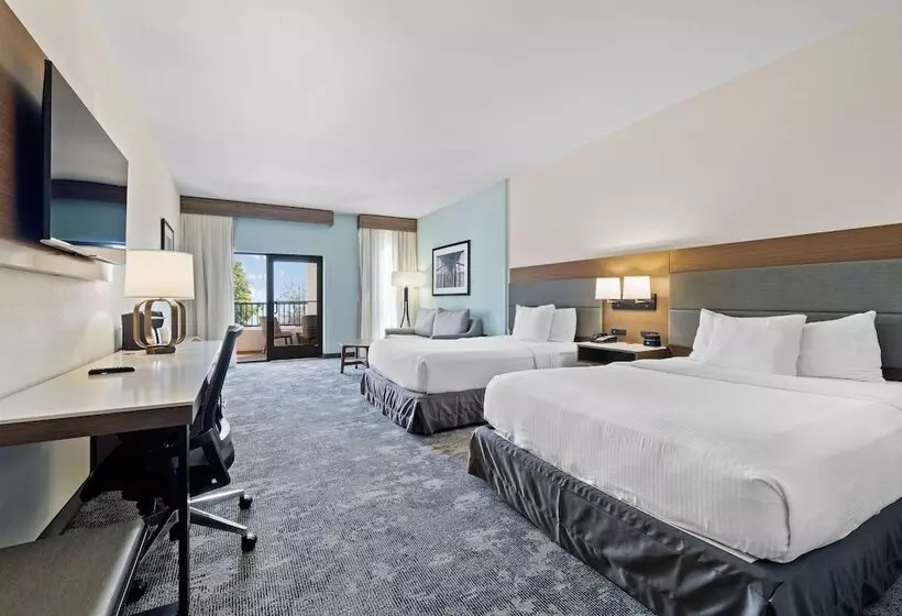 Hotelli La Quinta Inn & Suites By Wyndham Santa Cruz