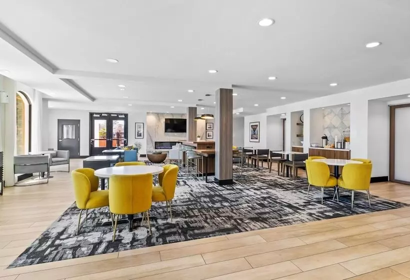 Hotelli La Quinta Inn & Suites By Wyndham Santa Cruz