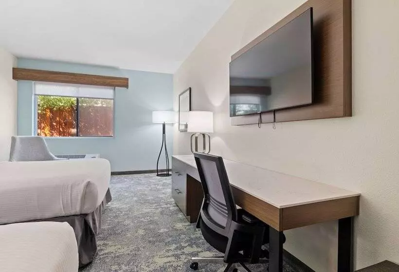 Hotelli La Quinta Inn & Suites By Wyndham Santa Cruz