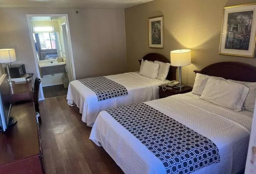 Отель Park Avenue Inn & Suites