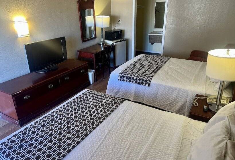 Отель Park Avenue Inn & Suites