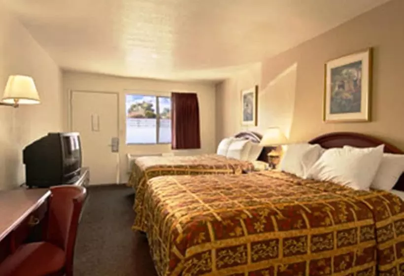 Отель Park Avenue Inn & Suites