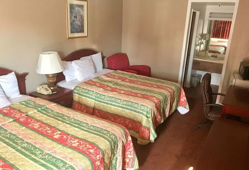 Отель Park Avenue Inn & Suites