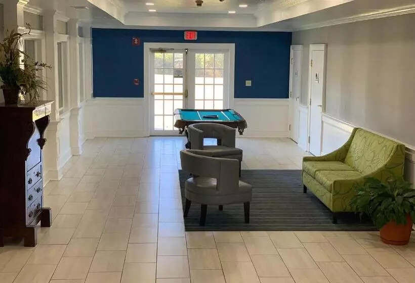 Отель Quality Inn & Suites