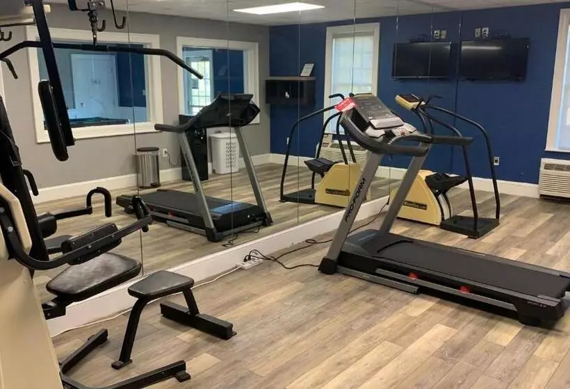 Отель Quality Inn & Suites