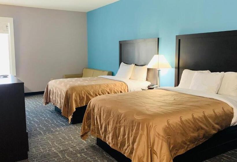 בית מלון כפרי Quality Inn & Suites