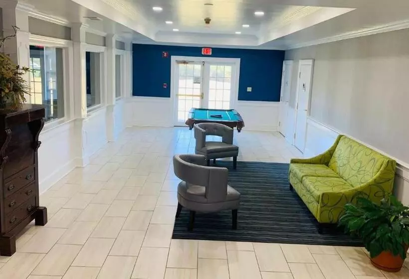 Отель Quality Inn & Suites