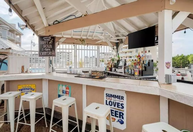 Отель Quality Inn & Suites Ocean City Fenwick