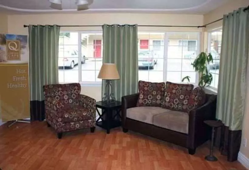 Отель Quality Inn & Suites Santa Cruz Mountains
