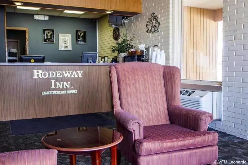 酒店 Rodeway Inn