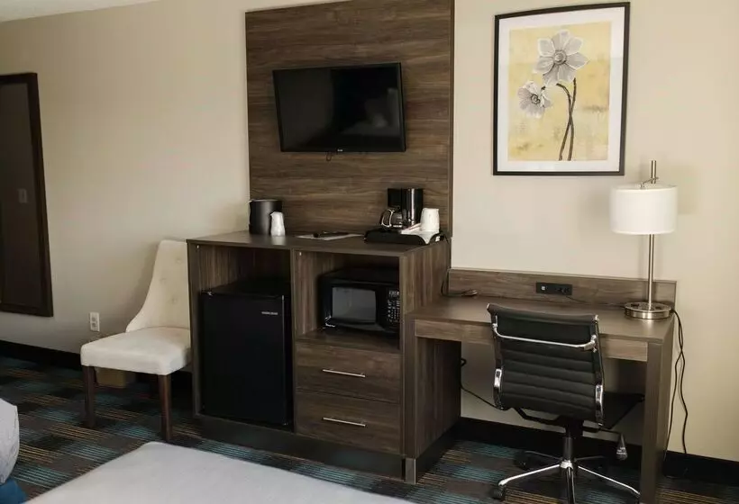 هتل Travelodge By Wyndham Escanaba