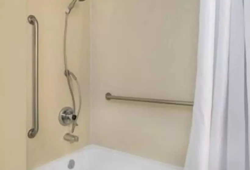 هتل Travelodge By Wyndham Klamath Falls