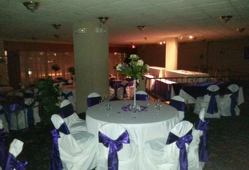 Jackson Hotel & Convention Center