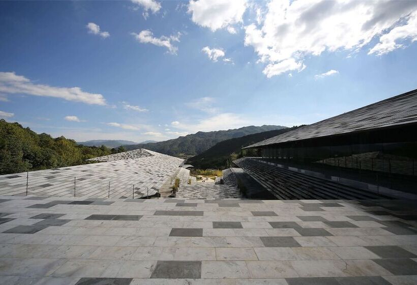 בית מלון כפרי The Lost Stone