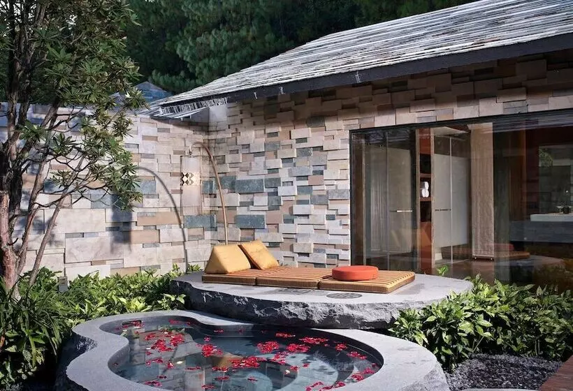 Hotelli The Lost Stone