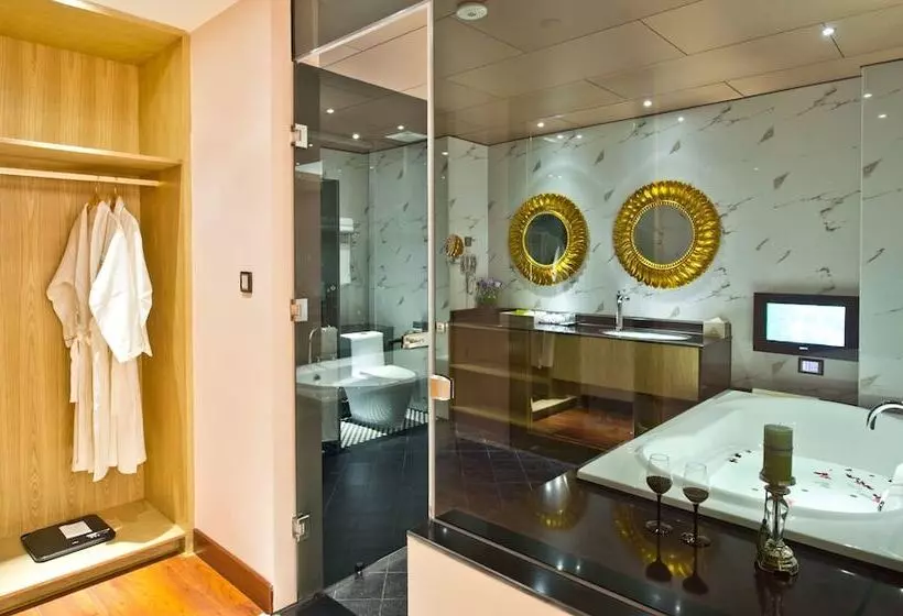 Hotelli The Royal Pinnacle