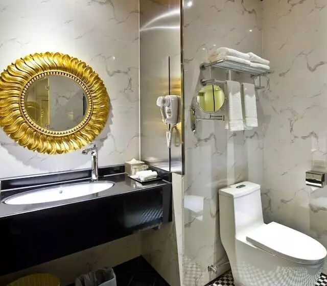 Hotelli The Royal Pinnacle