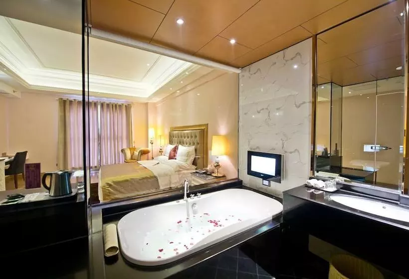 Hotelli The Royal Pinnacle
