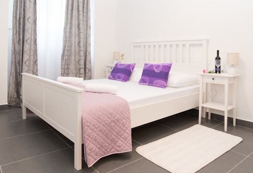 Pensão Bishop S Palace