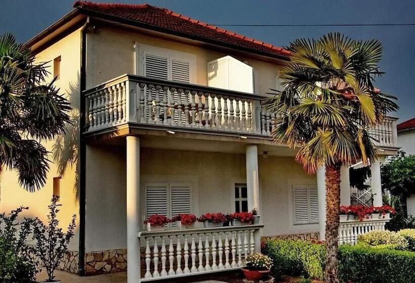 پانسیون Guest House Micin