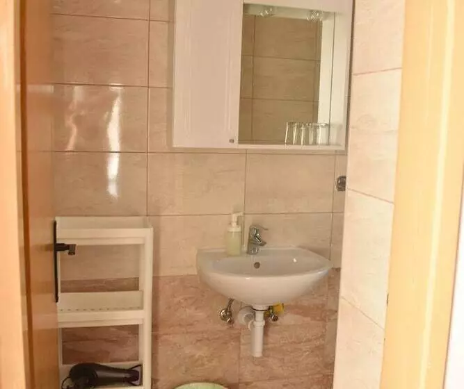 پانسیون Guest House Micin