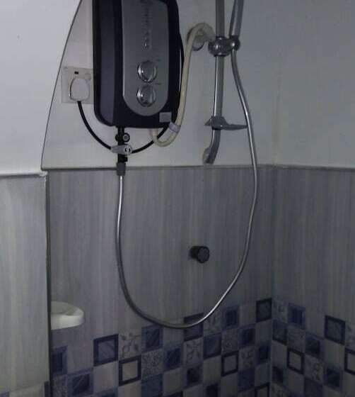 بنسيون Senuri Home Stay