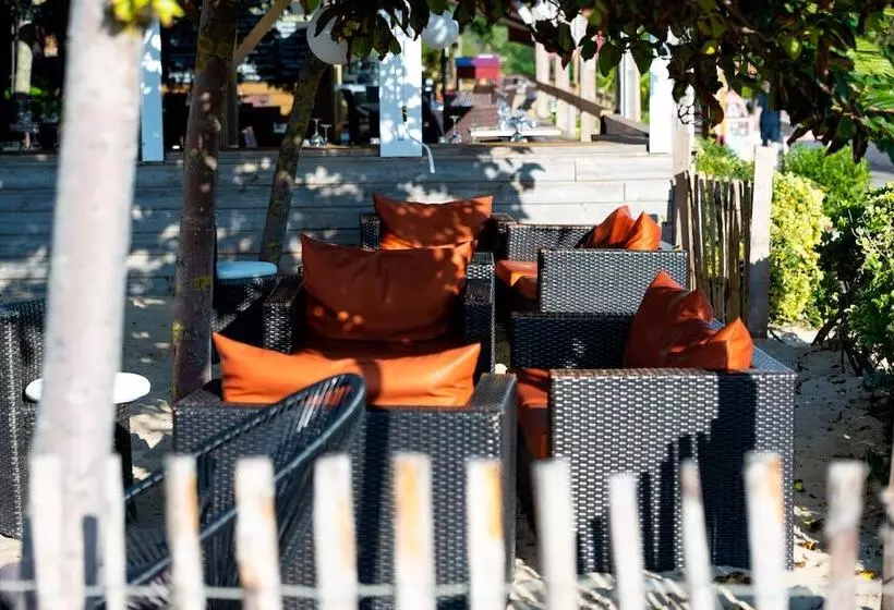ホテル Logis Hôtel De L Océan