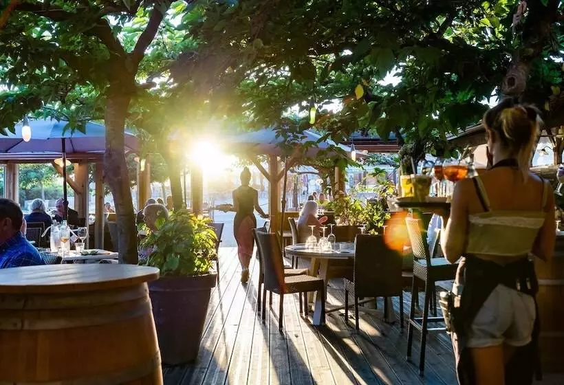 ホテル Logis Hôtel De L Océan