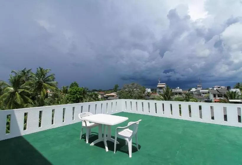 Hotelli Royal Rich Villa