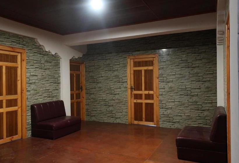 בית מלון כפרי Hikers Inn Lukla