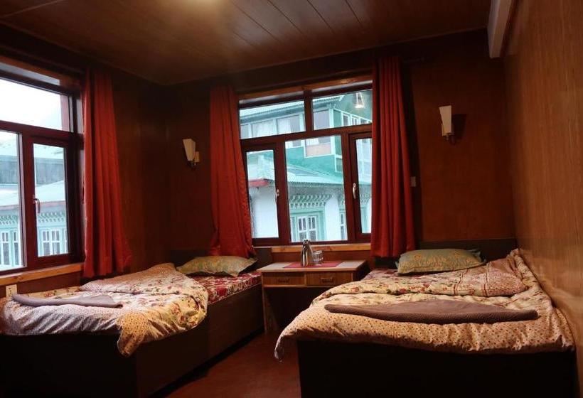 בית מלון כפרי Hikers Inn Lukla