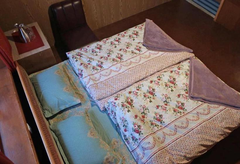 בית מלון כפרי Hikers Inn Lukla