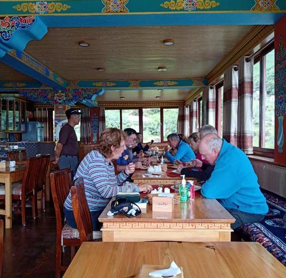 בית מלון כפרי Hikers Inn Lukla