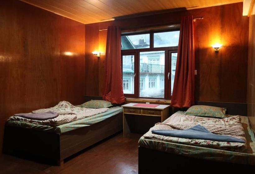 בית מלון כפרי Hikers Inn Lukla