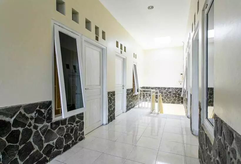 Pension Koolkost Near Uns Solo