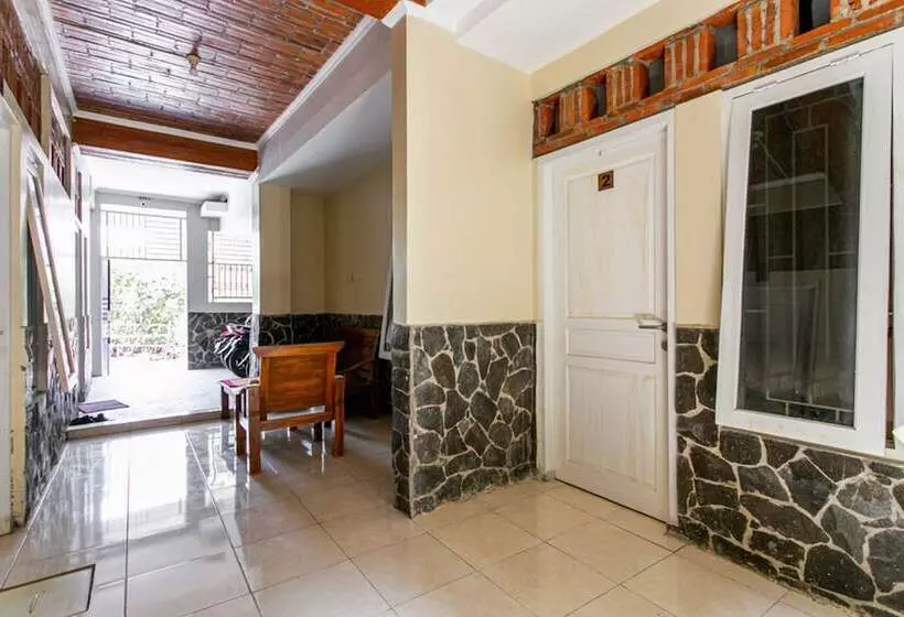 Pension Koolkost Near Uns Solo