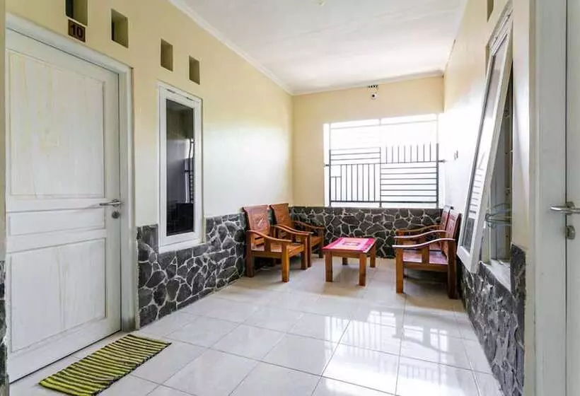 Pension Koolkost Near Uns Solo