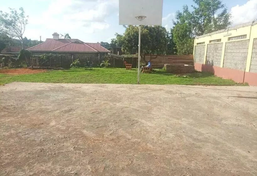 Three Rey Hostels   Hostel