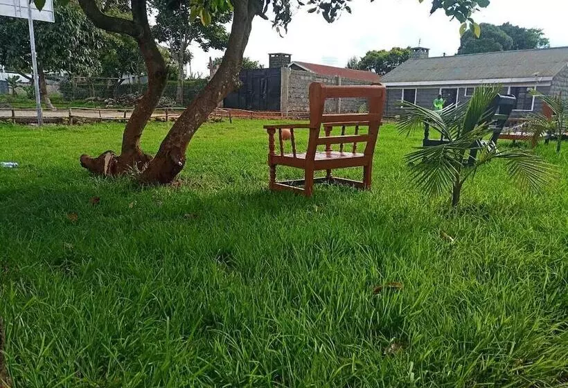 Three Rey Hostels   Hostel