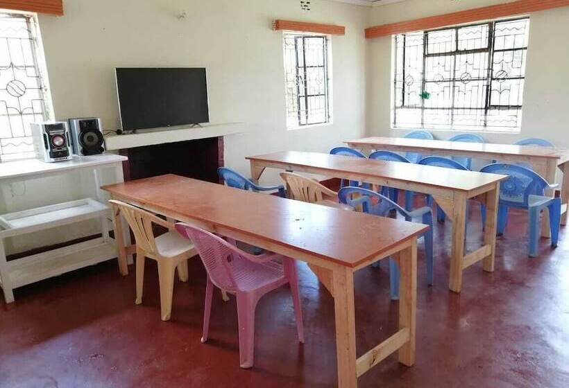 Three Rey Hostels   Hostel