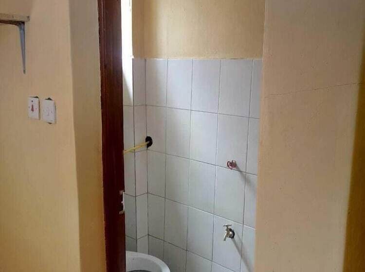 Three Rey Hostels   Hostel