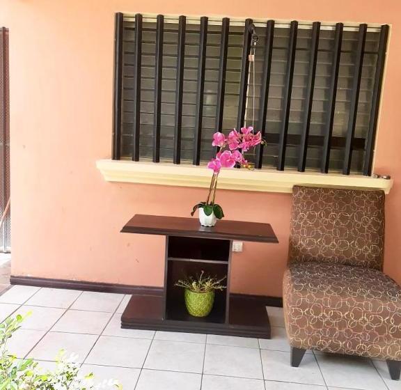Airport Hostel Managua