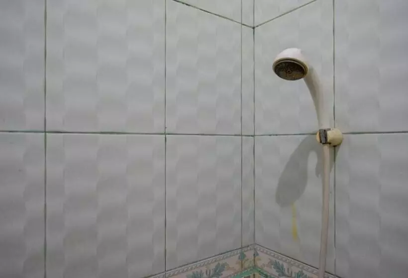 Hotelli Reddoorz Plus Syariah At Alam Raya