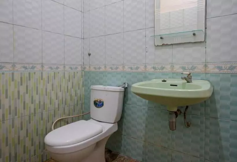 Hotelli Reddoorz Plus Syariah At Alam Raya