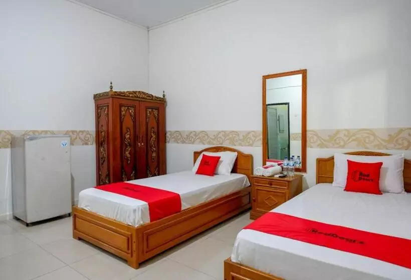 Hotelli Reddoorz Plus Syariah At Alam Raya