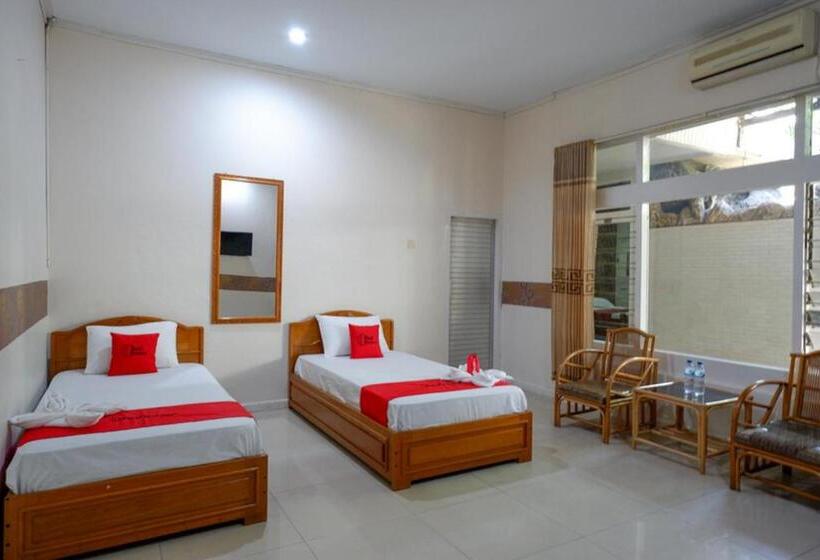 Otel Reddoorz Plus Syariah At Alam Raya