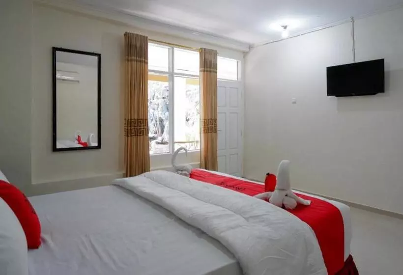 Hotelli Reddoorz Plus Syariah At Alam Raya