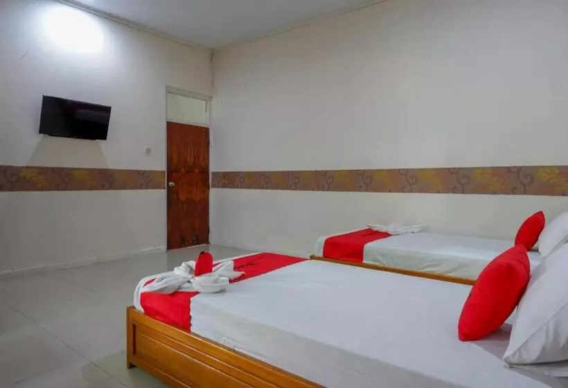 Hotelli Reddoorz Plus Syariah At Alam Raya